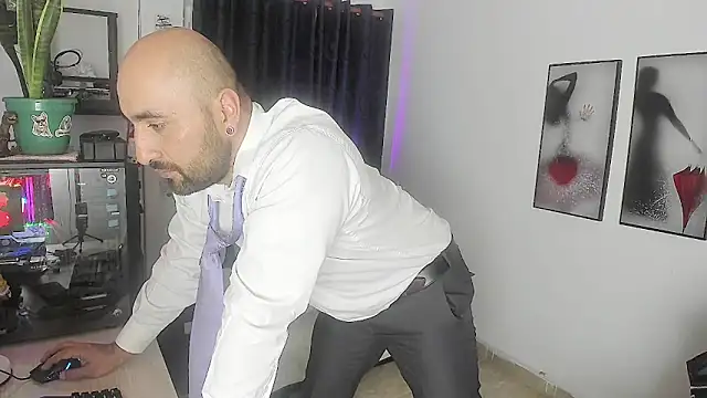 Leon 1234 online show from 12/28/24, 10:13