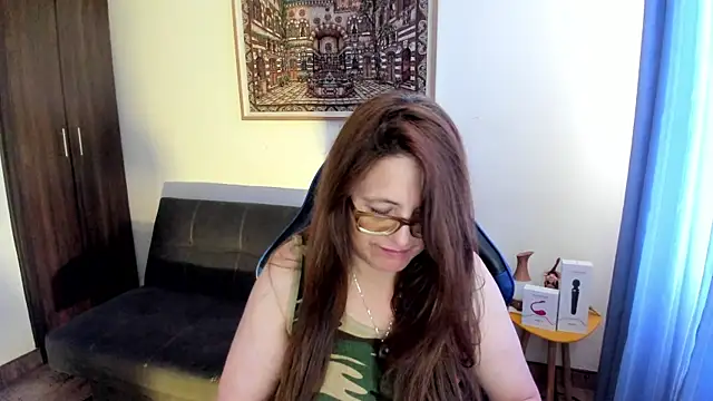 Ivette Shaira online show from 04/08/26, 01:00