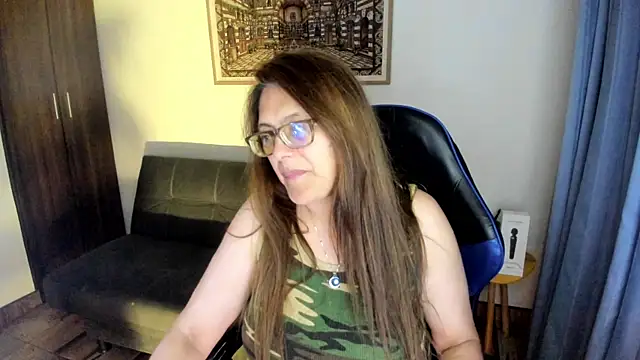 Ivette Shaira online show from 04/09/26, 02:11