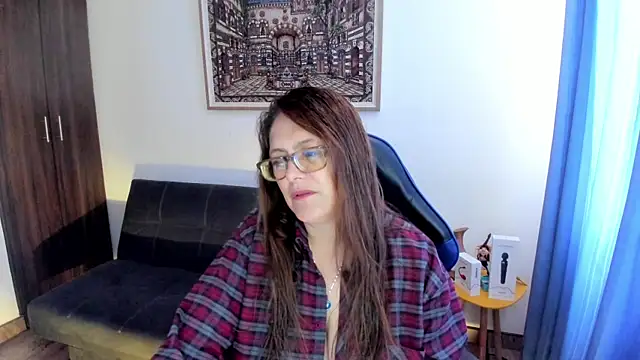 Snapshot of Ivette_Shaira chatting on 04/18/26, 01:26 Ivette Shaira online show from 04/18/26, 01:26