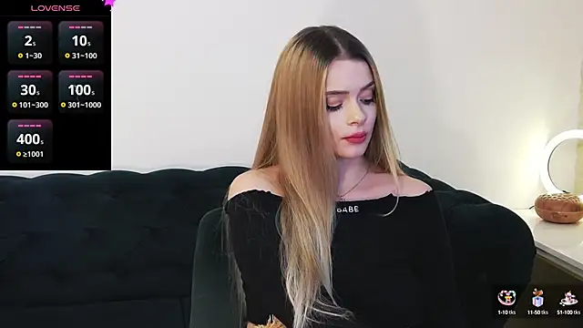 Kailynn Moenn online show from 12/15/24, 11:09