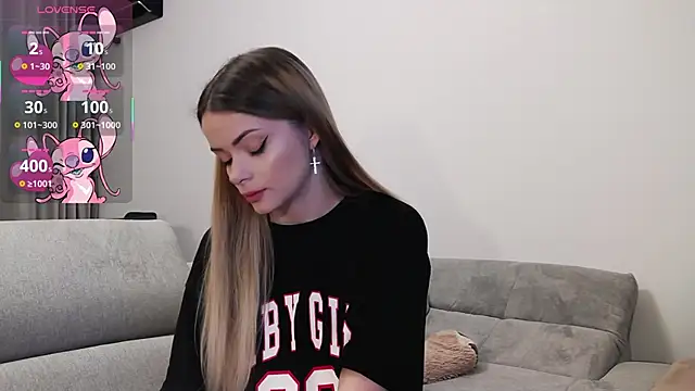 Kailynn Moenn online show from 03/05/25, 08:42