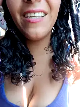 Snapshot of Morenitha-XXX chatting on 04/01/26, 06:27 Morenitha-XXX online show from 04/01/26, 06:27