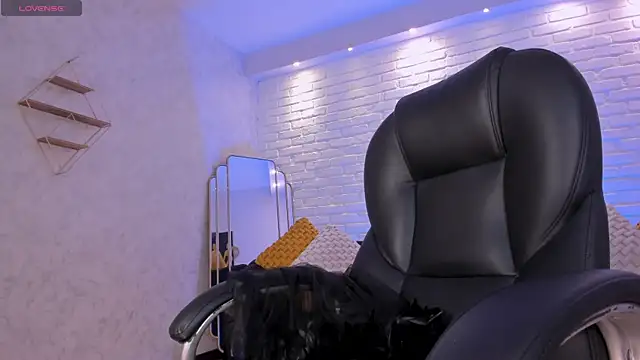 BiancaPierce online show from 10/31/25, 12:17