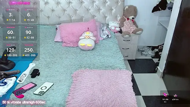 Snapshot of sara_will4u chatting on 10/19/25, 08:20 sara will4u online show from 10/19/25, 08:20