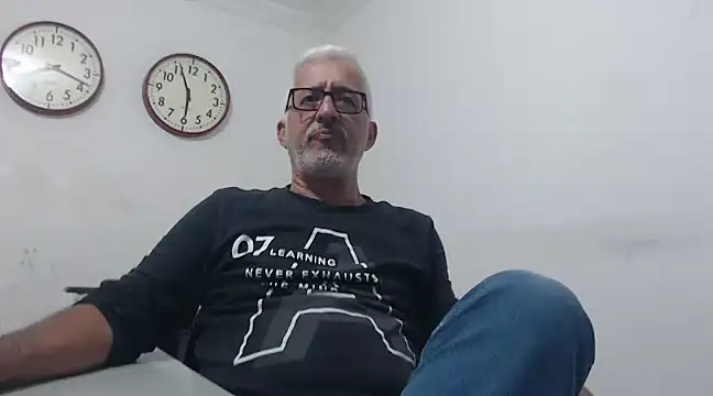 Snapshot of cenizo10124 chatting on 12/16/24, 10:56 cenizo10124 online show from 12/16/24, 10:56