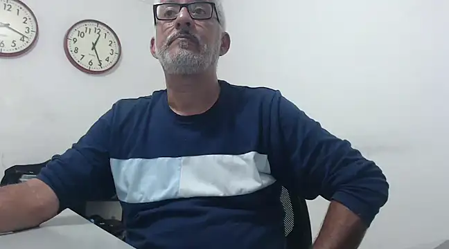 Snapshot of cenizo10124 chatting on 02/23/25, 05:23 cenizo10124 online show from 02/23/25, 05:23