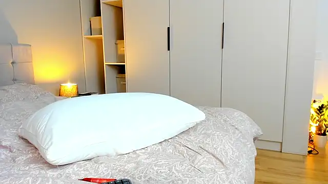 Snapshot of june_desire chatting on 02/09/25, 05:01 june desire online show from 02/09/25, 05:01