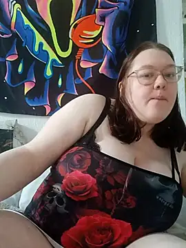 Sexycurvyemilyy online show from 04/09/26, 02:00