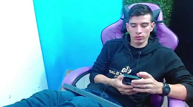Snapshot of DEIBY_BABY chatting on 12/15/24, 02:52 DEIBY BABY online show from 12/15/24, 02:52