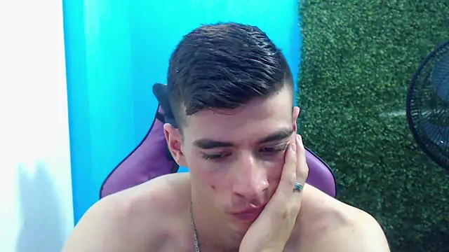 Snapshot of DEIBY_BABY chatting on 12/31/24, 12:43 DEIBY BABY online show from 12/31/24, 12:43