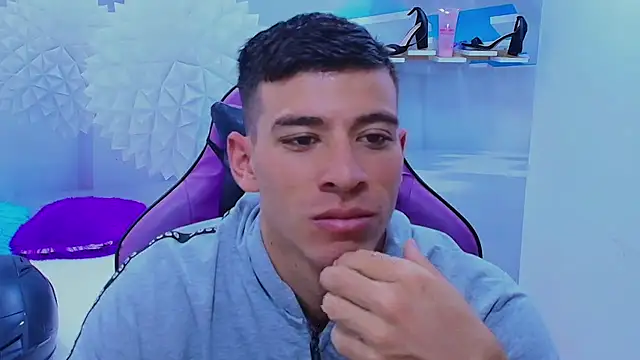 Snapshot of DEIBY_BABY chatting on 11/14/25, 03:00 DEIBY BABY online show from 11/14/25, 03:00