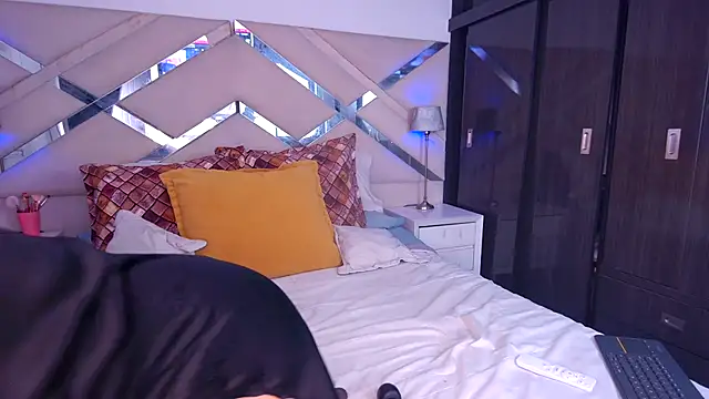 Selena G69 online show from 04/16/26, 10:45