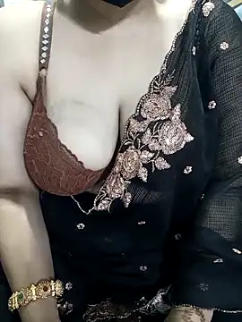 Sexybomb33 online show from 02/14/25, 06:29