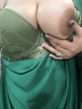 Sexybomb33 online show from 11/29/25, 08:56