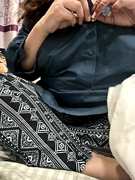 Sexybomb33 online show from 12/02/25, 02:01