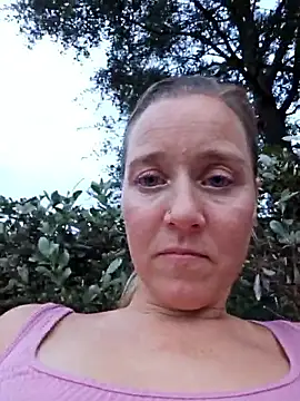 SkyelarSommer online show from 10/19/25, 10:43