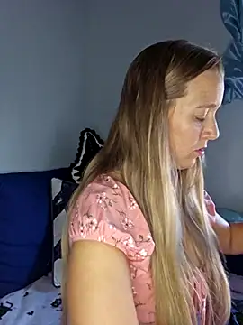 SkyelarSommer online show from 10/29/25, 04:09