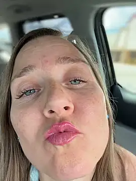 SkyelarSommer online show from 04/23/26, 02:52