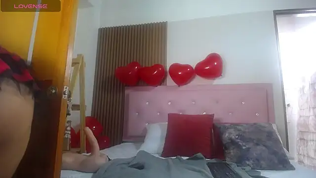 Snapshot of victoria__milf_ chatting on 02/19/25, 07:59 victoria milf online show from 02/19/25, 07:59