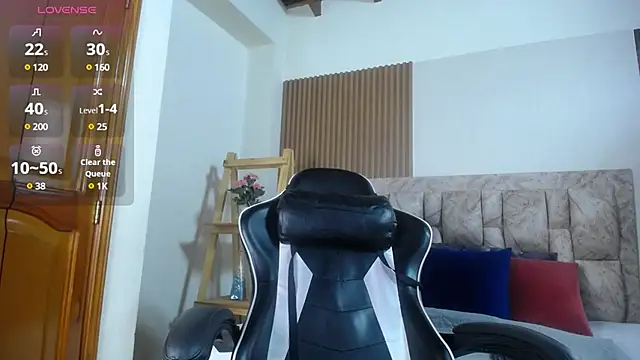 Snapshot of victoria__milf_ chatting on 02/21/25, 06:37 victoria milf online show from 02/21/25, 06:37