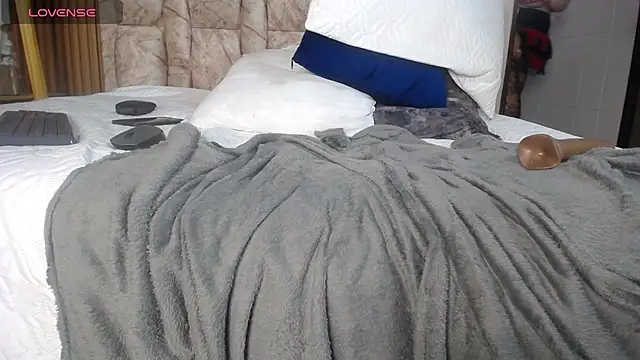 Snapshot of victoria__milf_ chatting on 02/25/25, 10:29 victoria milf online show from 02/25/25, 10:29