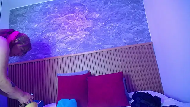 Snapshot of victoria__milf_ chatting on 09/12/25, 08:31 victoria milf online show from 09/12/25, 08:31