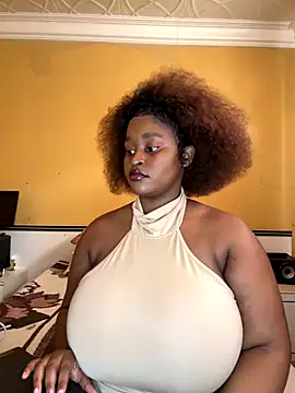 Snapshot of KnockoutBestie chatting on 10/07/25, 09:39 KnockoutBestie online show from 10/07/25, 09:39