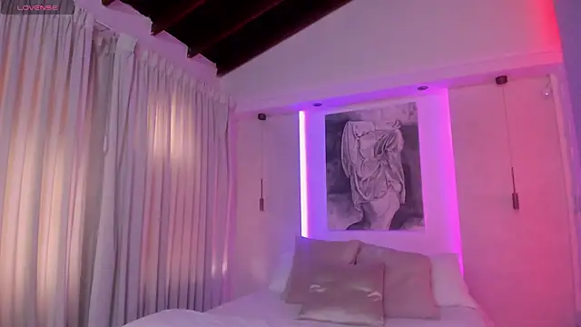 Snapshot of nathalie_rivers chatting on 01/05/26, 05:27 nathalie rivers online show from 01/05/26, 05:27