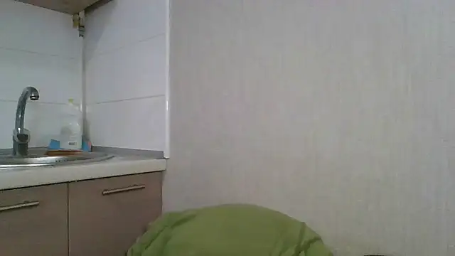 Snapshot of Carol-Rose chatting on 12/12/24, 08:47 Carol-Rose online show from 12/12/24, 08:47