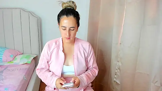 Hanna86 online show from 09/11/25, 12:05