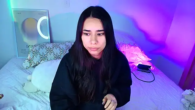 AmyOlimpo online show from 04/08/26, 06:57