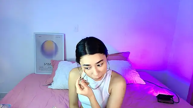 AmyOlimpo online show from 04/17/26, 12:02