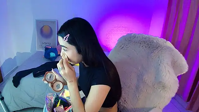 Snapshot of AmyOlimpo chatting on 05/19/26, 01:56 AmyOlimpo online show from 05/19/26, 01:56