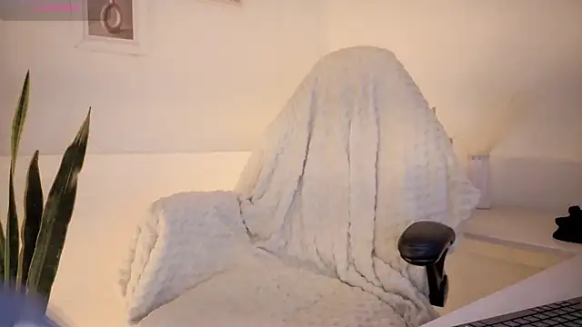 NebetColin online show from 03/27/26, 07:57