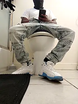 Snapshot of Annonymous607 chatting on 10/04/25, 09:57 Annonymous607 online show from 10/04/25, 09:57