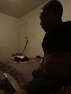 Snapshot of Annonymous607 chatting on 11/12/25, 01:33 Annonymous607 online show from 11/12/25, 01:33