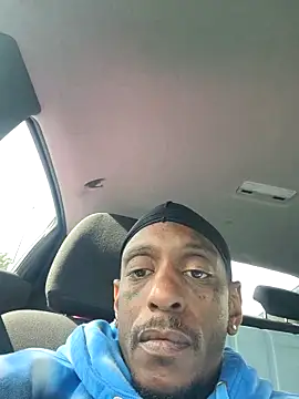 Snapshot of Annonymous607 chatting on 12/18/25, 08:15 Annonymous607 online show from 12/18/25, 08:15