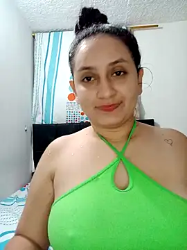 Snapshot of Angeelus2 chatting on 01/03/25, 12:22 Angeelus2 online show from 01/03/25, 12:22