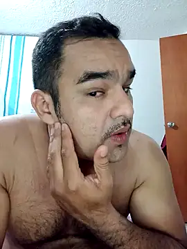 Snapshot of Angeelus2 chatting on 01/11/25, 11:24 Angeelus2 online show from 01/11/25, 11:24