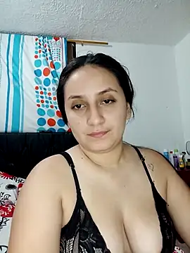 Snapshot of Angeelus2 chatting on 03/23/25, 03:21 Angeelus2 online show from 03/23/25, 03:21