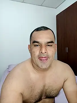 Snapshot of Angeelus2 chatting on 10/30/25, 05:02 Angeelus2 online show from 10/30/25, 05:02