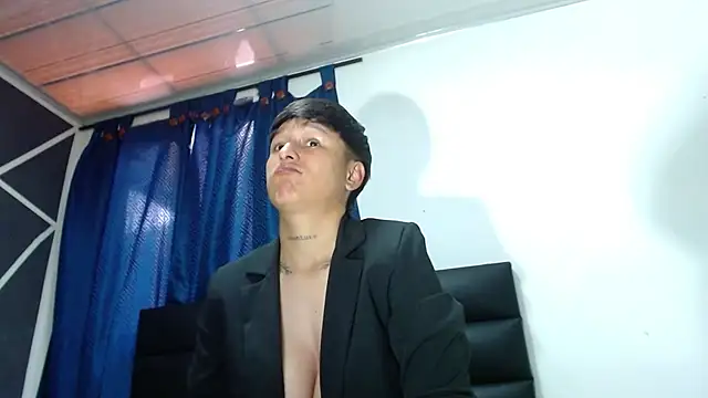 Snapshot of Tamarahryan chatting on 09/27/25, 02:00 Tamarahryan online show from 09/27/25, 02:00