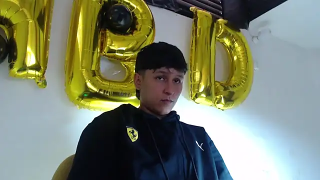 Snapshot of Tamarahryan chatting on 12/19/25, 03:19 Tamarahryan online show from 12/19/25, 03:19