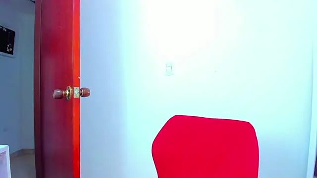 Snapshot of Tamarahryan chatting on 12/22/25, 11:40 Tamarahryan online show from 12/22/25, 11:40