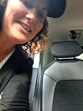 Snapshot of biboii chatting on 10/18/25, 02:40 biboii online show from 10/18/25, 02:40