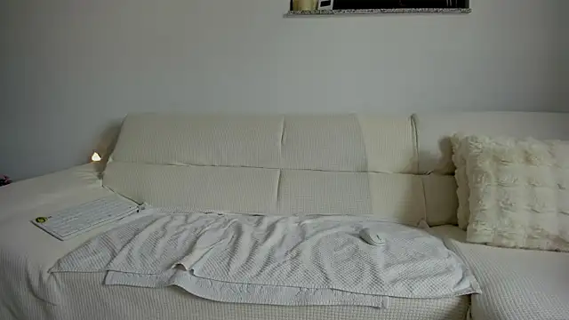 bellahot77 online show from 07/03/26, 12:22