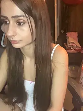 LaPetitechienne1 online show from 02/08/25, 12:06