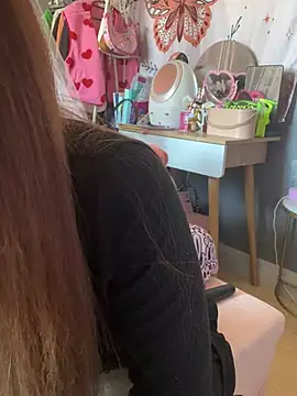 LaPetitechienne1 online show from 03/20/25, 12:11