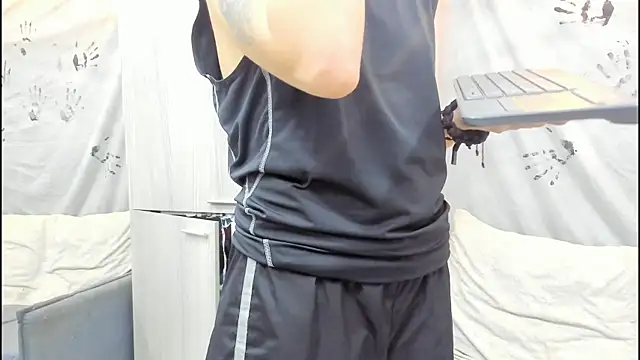 Mhelanny2 online show from 10/25/25, 03:40